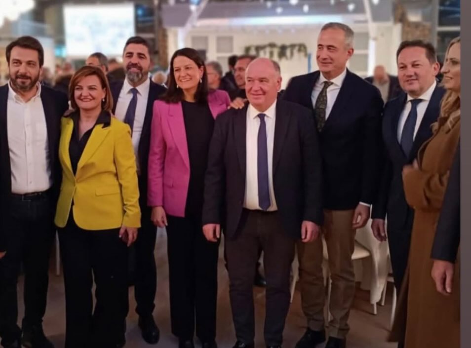 ΠΙΤΑ ΠΑΠΑΣΩΤΗΡΙΟΥ ΦΛΩΡΙΝΑ